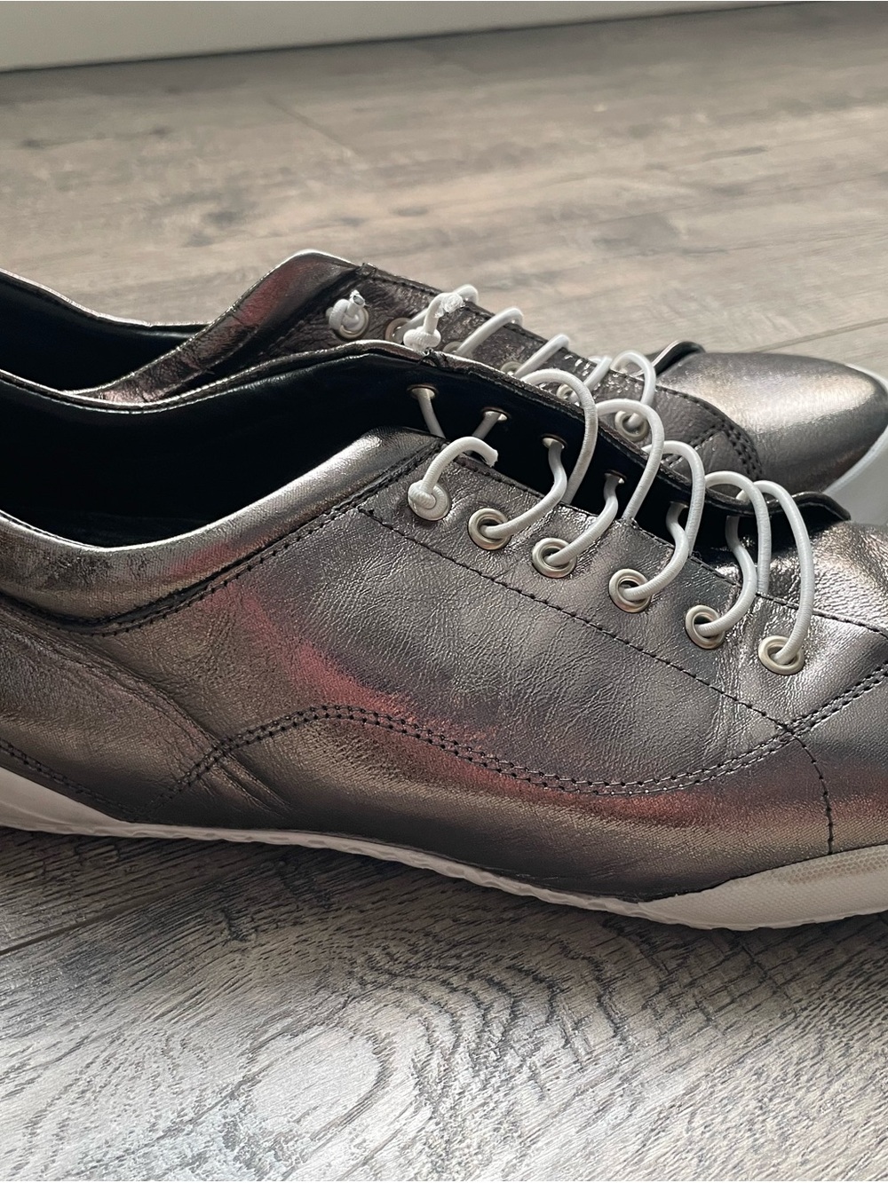 Gelato Woman’s  Metallic Gray Leather Casual Sneakers - Sleek Lace-Up Design